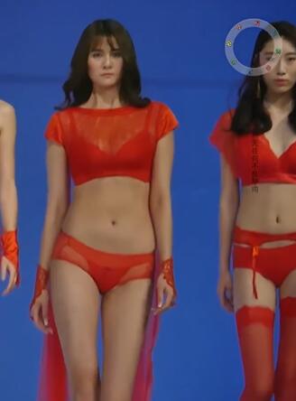 经典红色主题内衣秀,红的很妖娆