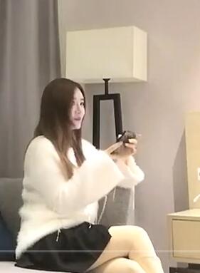 19岁兼职学生妹清纯漂亮身材好